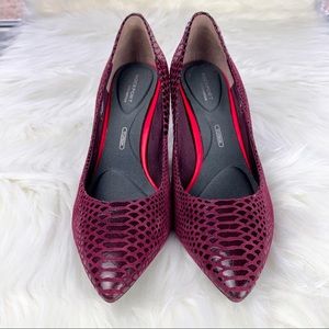 🔥 Wine colored Rockport suede snake print heels